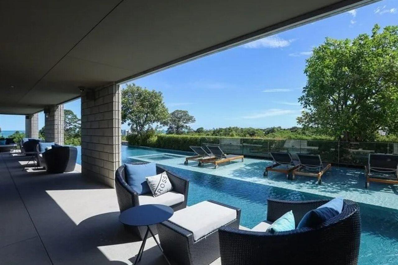 Resort Cross Pattaya Oceanphere Na Chom Thian